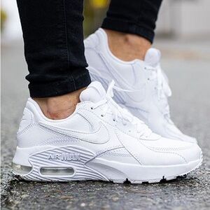 Nike Air Max Excee size 7 Women’s/5.5 Youth/5.5 Men’s White on White